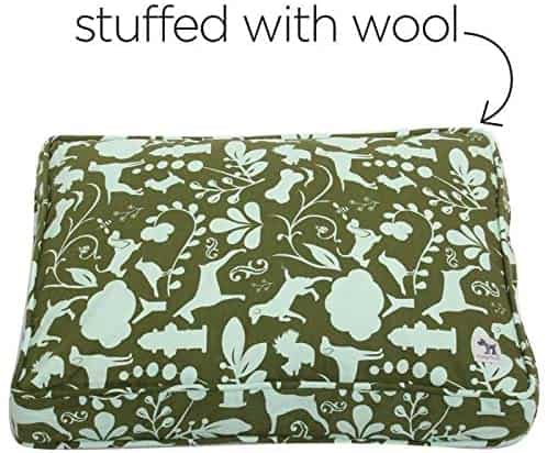 Molly Mutt dog bed made of natural materials.