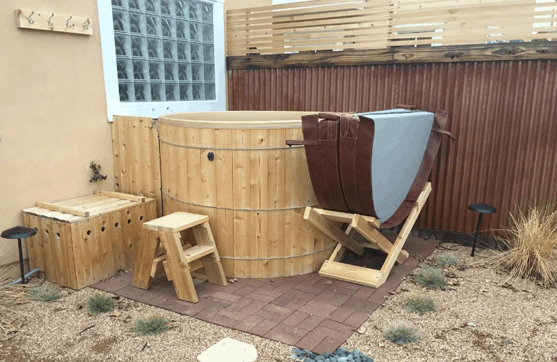 cedar hot tub with cover off